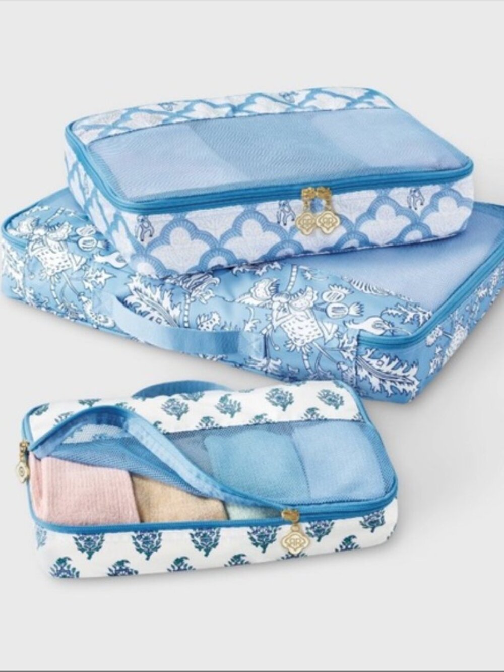 SOLD! Roller Rabbit x Target Limited Edition 3PC Blue Packing Cubes